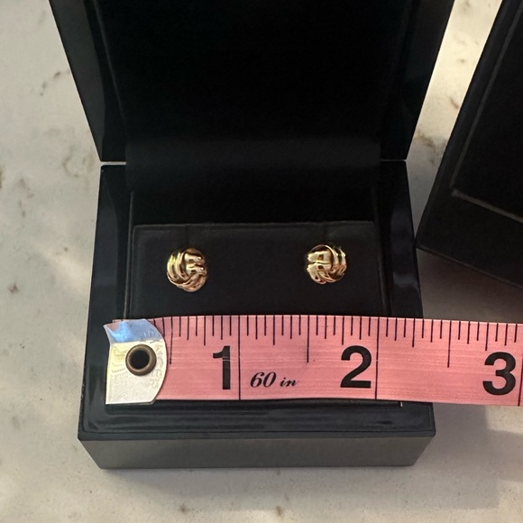 18K ITALIAN GOLD LOVE KNOTS - Picture 6 of 8